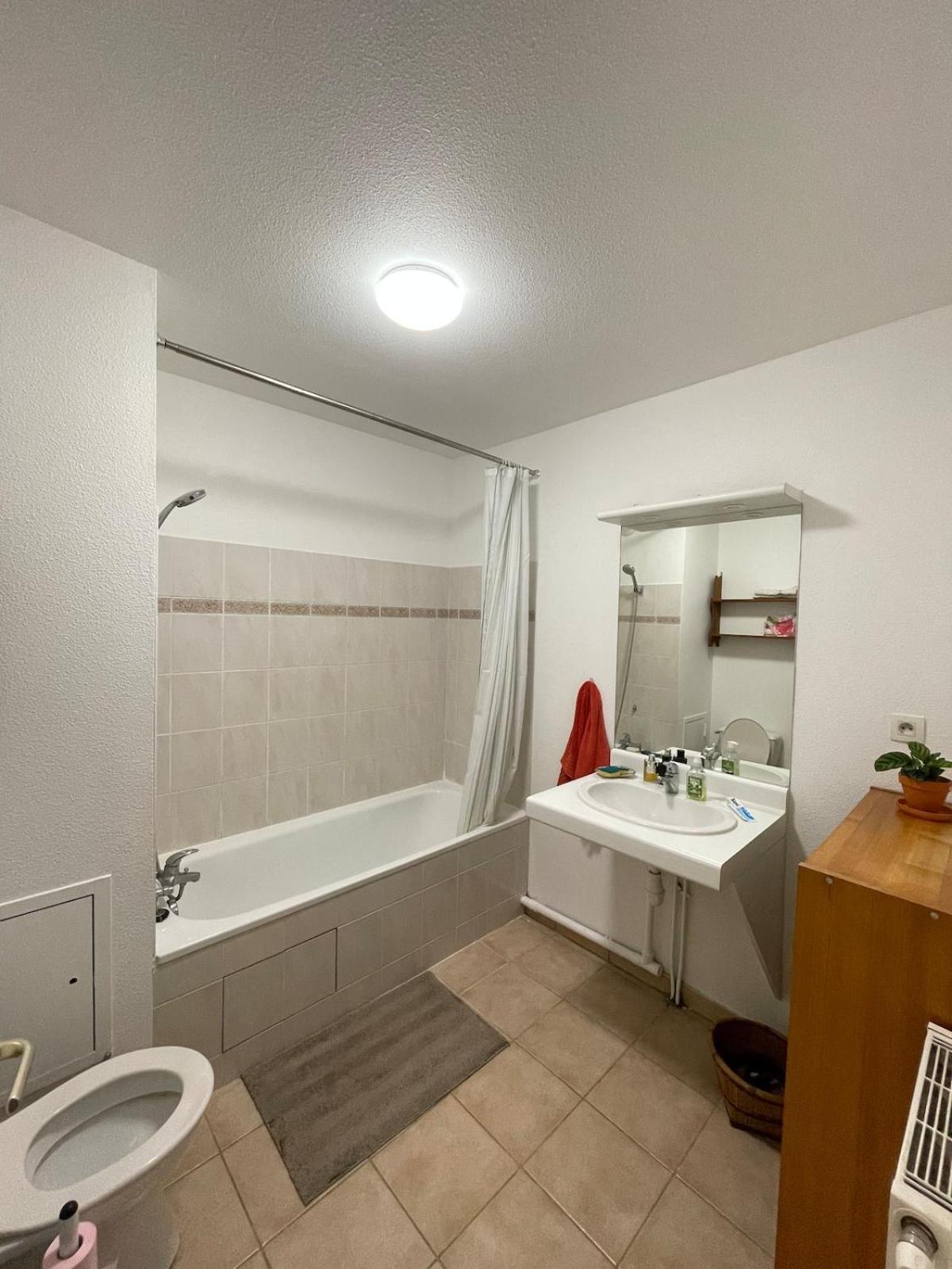 Apartment Spacieux - Grand Balcon - Compans