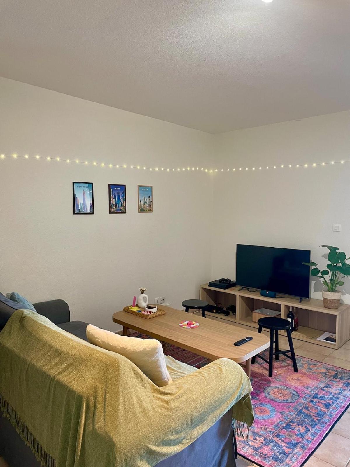 Apartment Spacieux - Grand Balcon - Compans